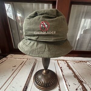 Everglades Bucket Outdoors Hat With Hide Able Mosquito Netting S/M
